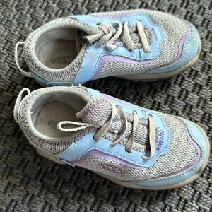 Keen size 9 little kids mesh shoe